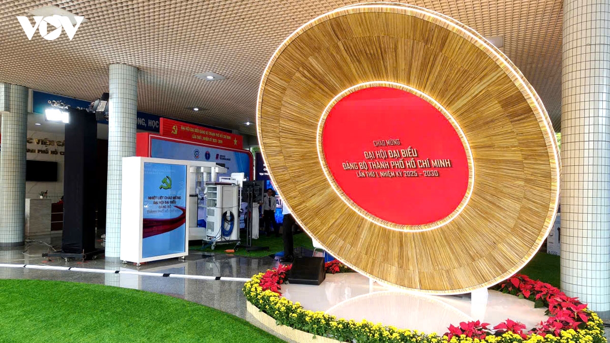 trien lam cong nghe chao mung Dai hoi Dai bieu Dang bo tp.hcm lan thu i hinh anh 1