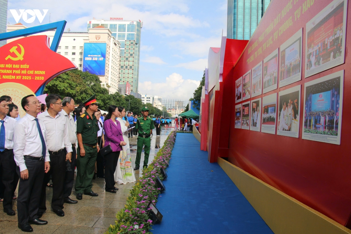 trung bay 120 hinh anh chao mung Dai hoi Dang bo tp.hcm hinh anh 2