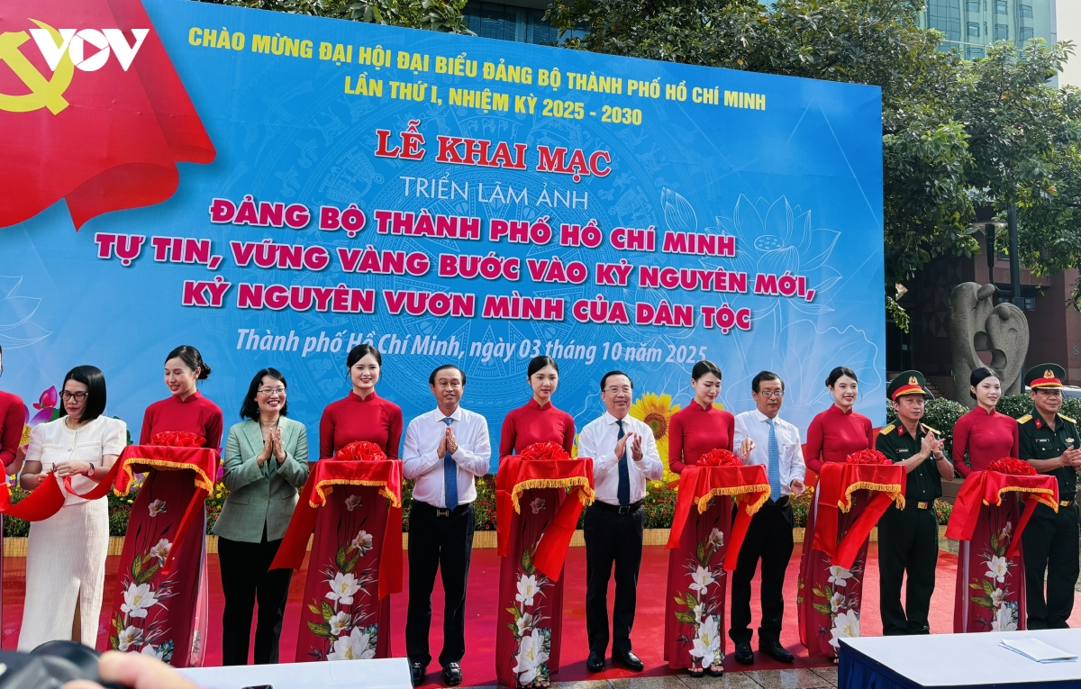 trung bay 120 hinh anh chao mung Dai hoi Dang bo tp.hcm hinh anh 1