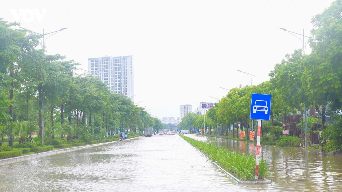 cau vuot pham tu - xa la thi cong rua bo ngay nang un tac, mua ngap sau hinh anh 16