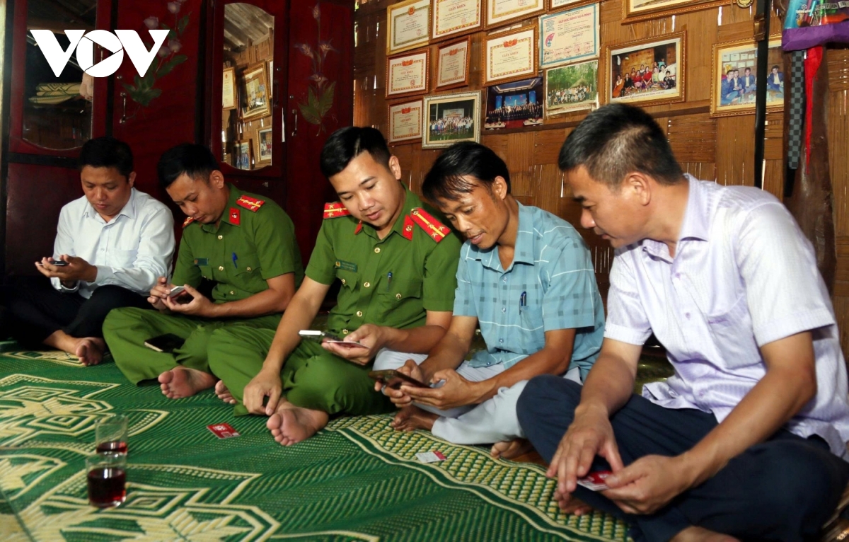 Hỗ trợ người dân miền núi, biên giới Quảng Trị tiếp cận chuyển đổi số