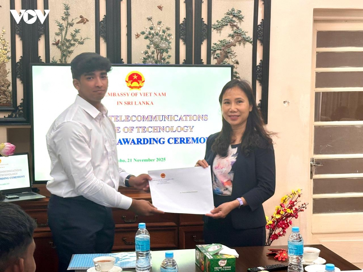 trao hoc bong cho sinh vien sri lanka sang hoc cac nganh cong nghe tai viet nam hinh anh 2