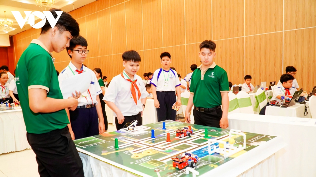 Sôi động Cuộc thi Robothon cấp thành phố năm 2025 tại Cần Thơ