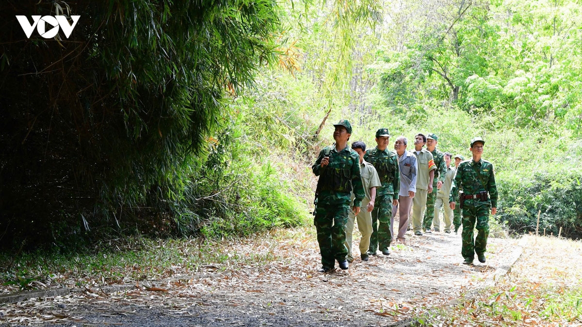 vung chac the tran long dan noi bien gioi hinh anh 5