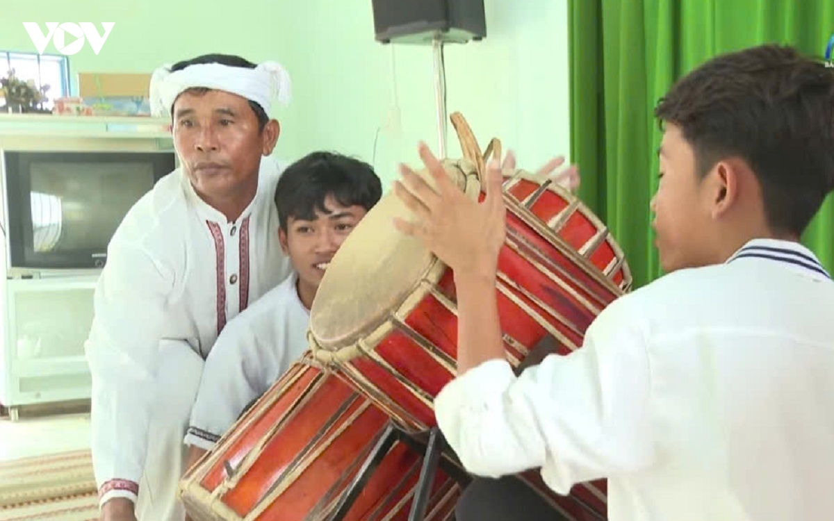 nhung nguoi giu hon nhac cu cham o lam Dong hinh anh 1