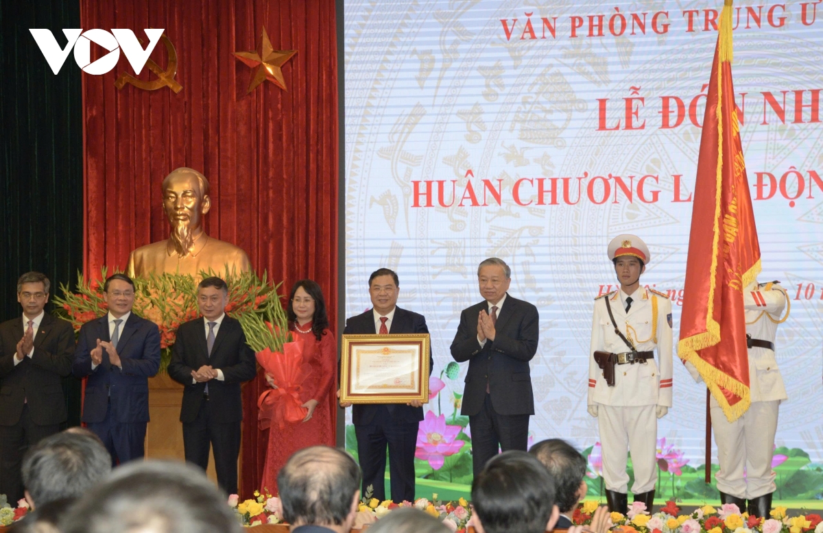 Tổng Bí thư: Kết hợp kỷ luật sắt với sáng tạo mềm để tham mưu ngắn gọn-đúng việc