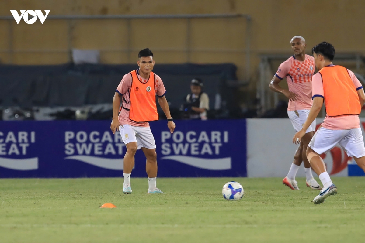 xa ngang, cot doc tu choi sieu pham, ha noi fc thua dau truoc ninh binh hinh anh 21