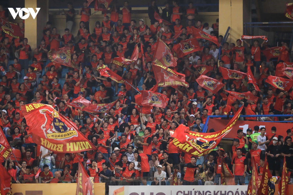 xa ngang, cot doc tu choi sieu pham, ha noi fc thua dau truoc ninh binh hinh anh 16