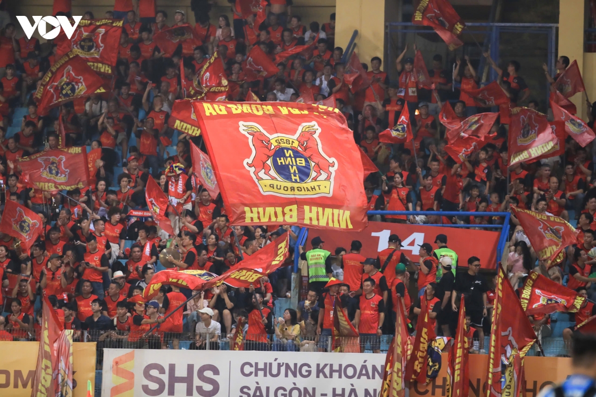 xa ngang, cot doc tu choi sieu pham, ha noi fc thua dau truoc ninh binh hinh anh 15