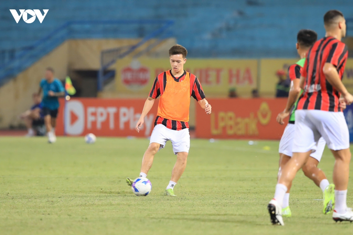 xa ngang, cot doc tu choi sieu pham, ha noi fc thua dau truoc ninh binh hinh anh 18