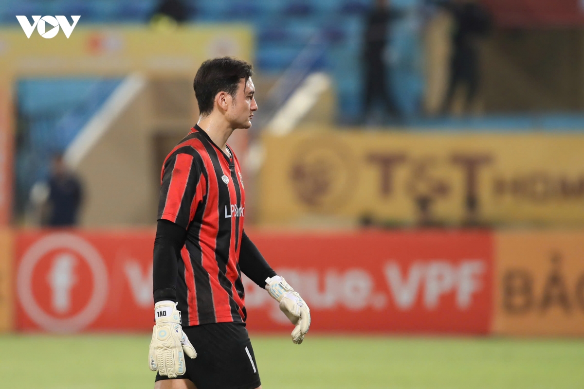 xa ngang, cot doc tu choi sieu pham, ha noi fc thua dau truoc ninh binh hinh anh 17