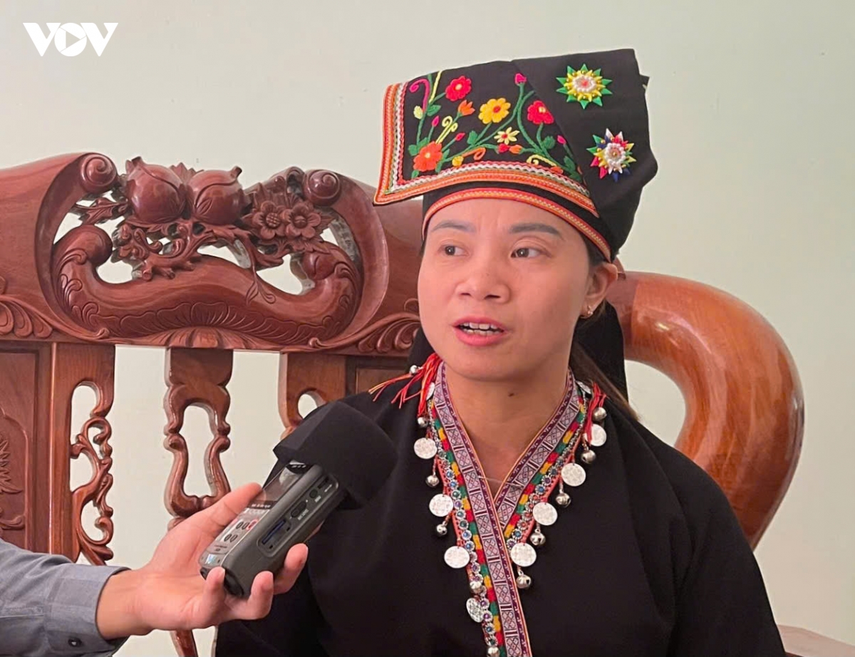 nhung bong hoa dep lam giau cho ban lang o lao cai hinh anh 2