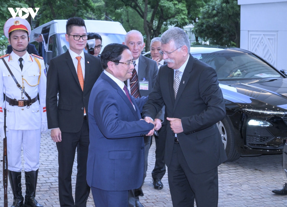 thu tuong chinh phu pham minh chinh tiep chu tich quoc hoi hungary kover laszlo hinh anh 1
