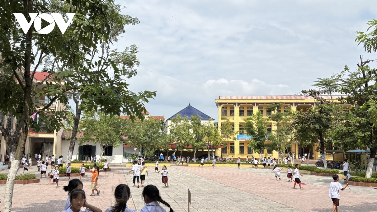 trường tiểu học ở hà nội mua sữa của công ty lạ , phụ huynh lo ngại chất lượng hình ảnh 1 truong tieu hoc o ha noi mua sua cua cong ty la , phu huynh lo ngai chat luong hinh anh 1