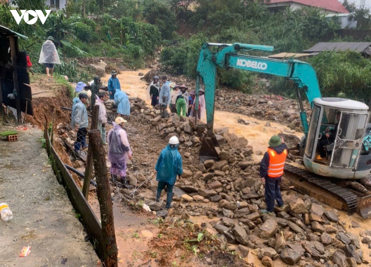 quang ngai khan truong di doi dan vung sat lo hinh anh 4