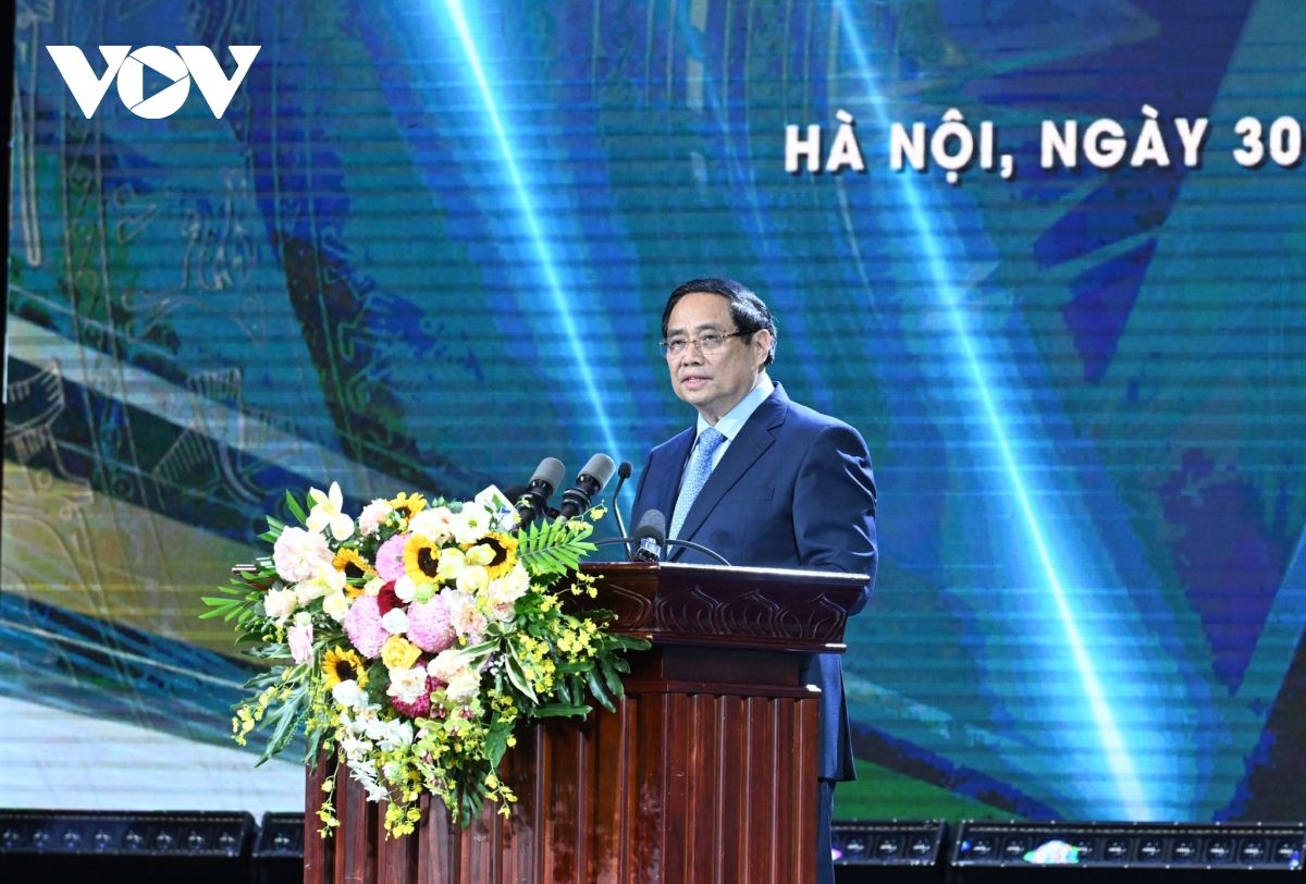 bao chi tien phong, guong mau, di dau, dau tranh khong khoan nhuong voi tham nhung hinh anh 2