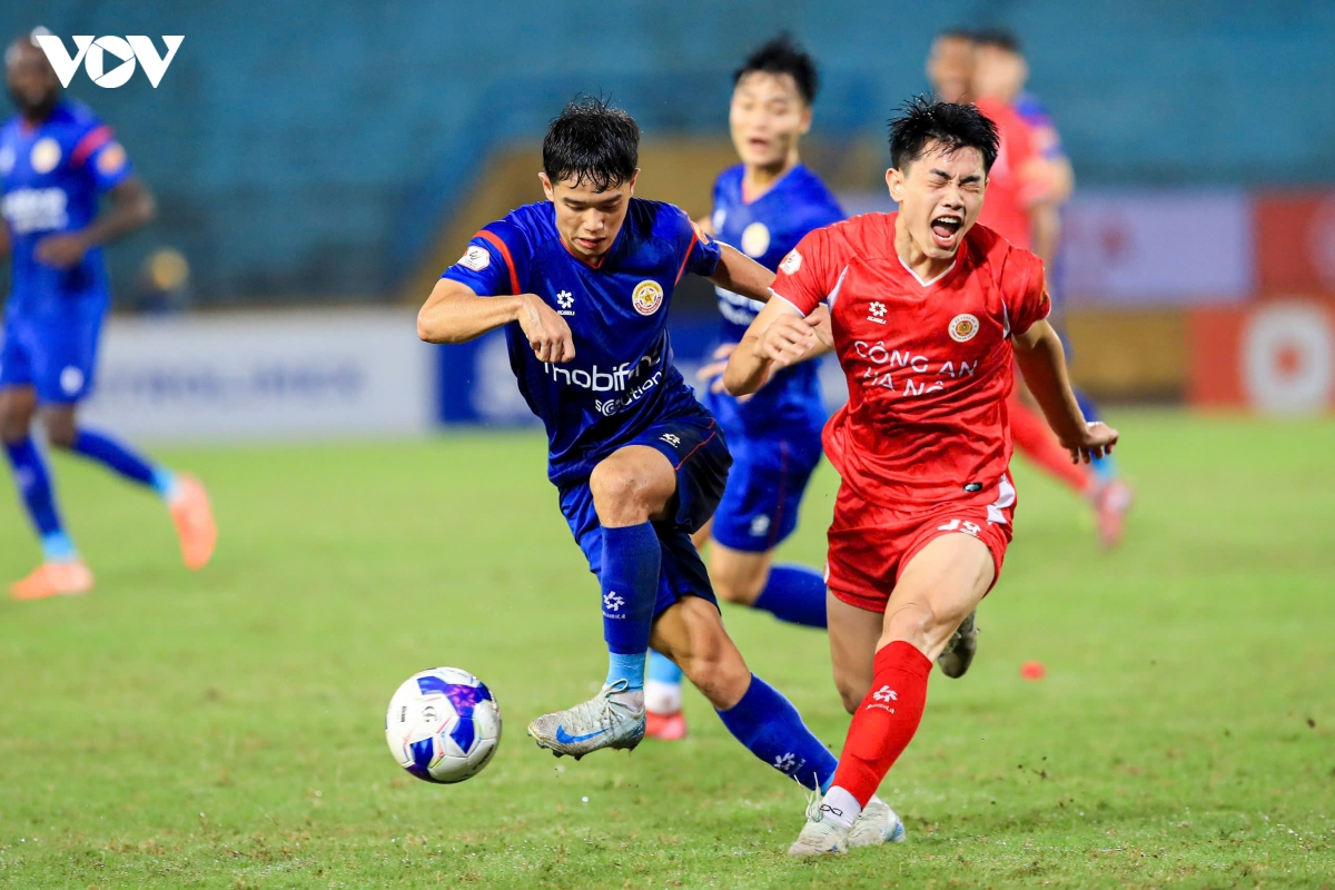cahn danh bai pvf cand, san bang diem so voi ninh binh hinh anh 42