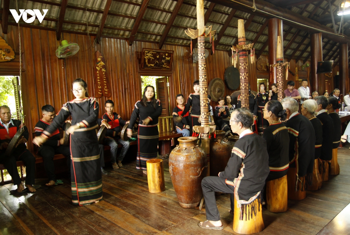 nha dai E De - noi chua dung hon chieng nam thang hinh anh 1