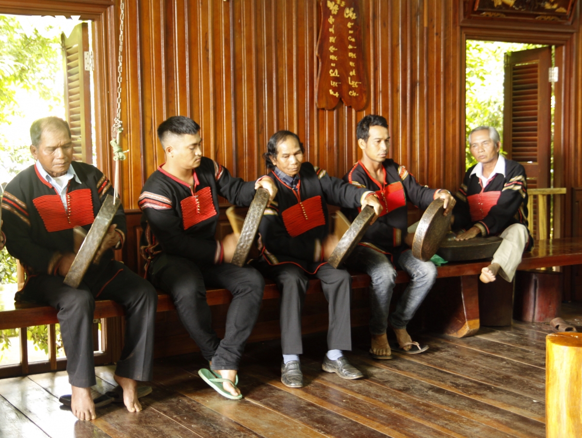 nha dai E De - noi chua dung hon chieng nam thang hinh anh 2