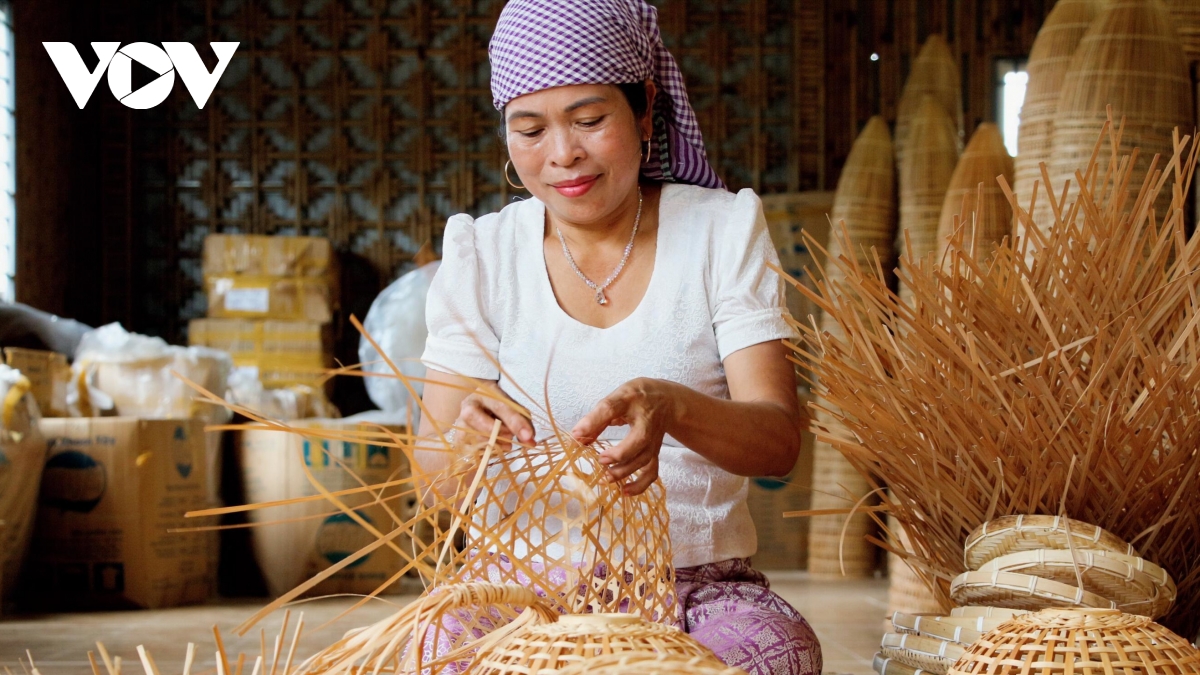 phu nu khmer nang tam gia tri cua cay tre hinh anh 3