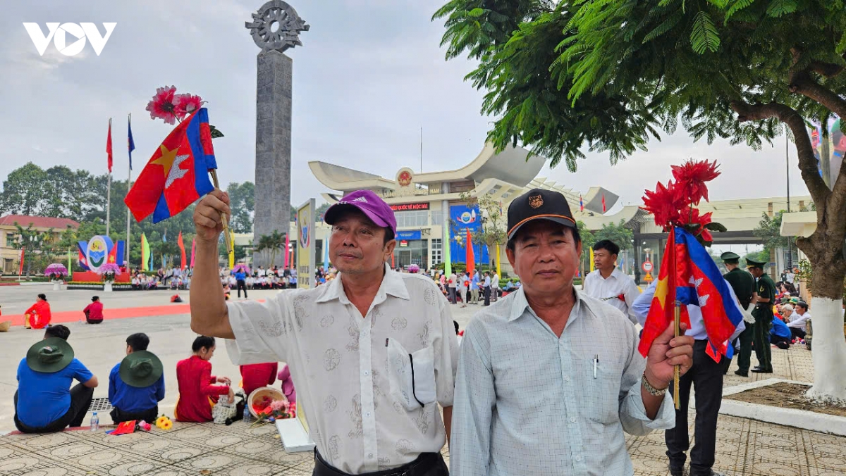 viet nam - campuchia vung bien gan ket, huu nghi ben lau hinh anh 1