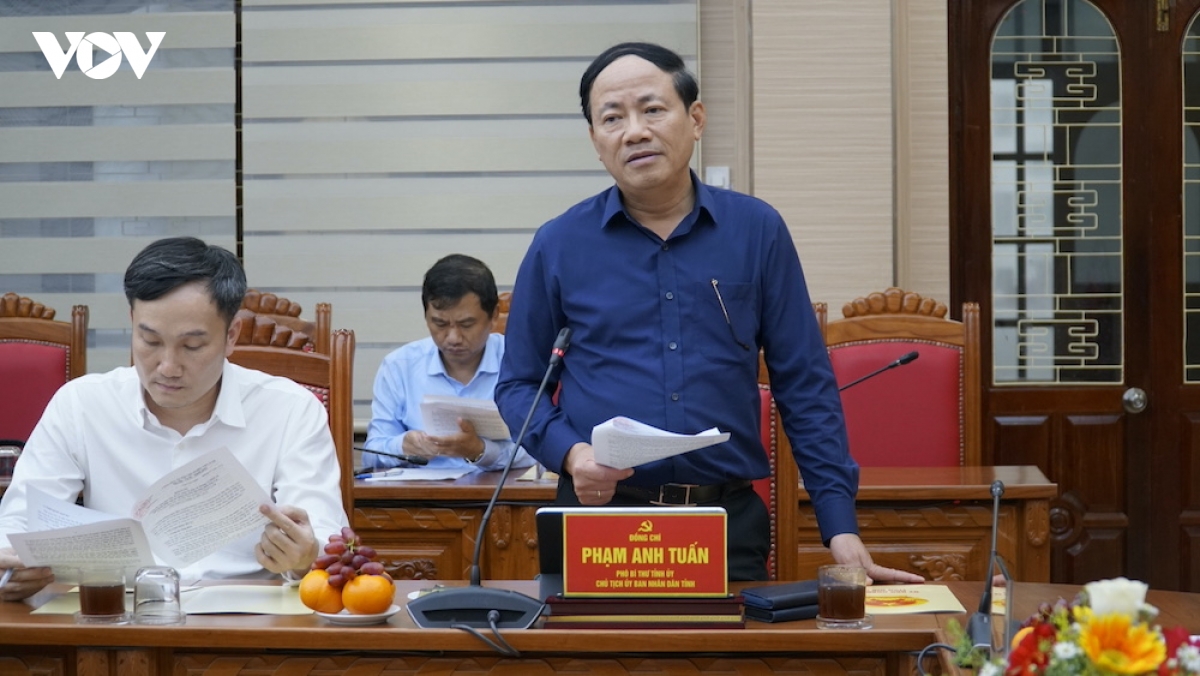 pho thu tuong le thanh long tham nguoi dan vung lu va lam viec voi tinh gia lai hinh anh 5