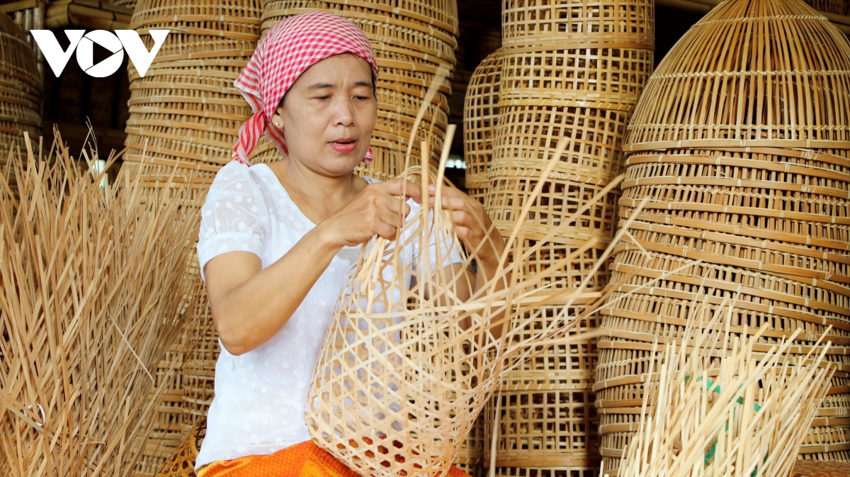 phu nu khmer nang tam gia tri cua cay tre hinh anh 4