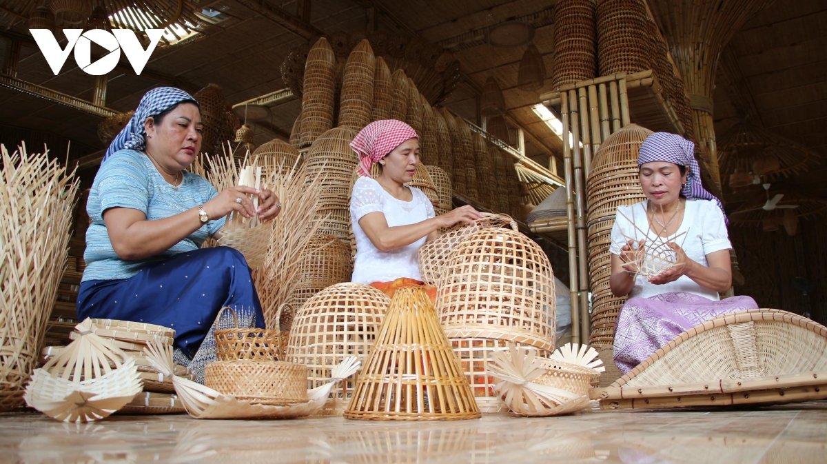 phu nu khmer nang tam gia tri cua cay tre hinh anh 2
