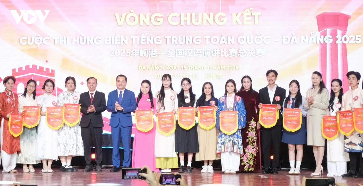 trao giai cuoc thi hung bien tieng trung toan quoc nam 2025 hinh anh 3