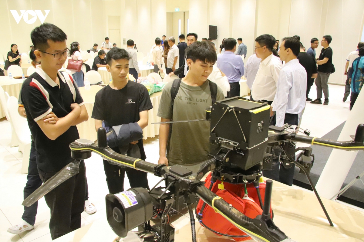 Cái bắt tay công nghệ giữa doanh nghiệp và viện, trường ngày càng chặt