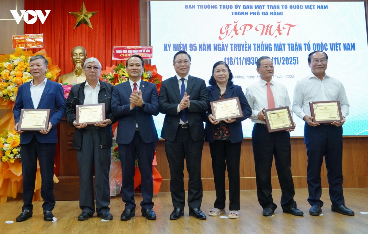 Da nang tiep nhan hon 150 ty dong va hon 300 tan hang cuu tro hinh anh 3