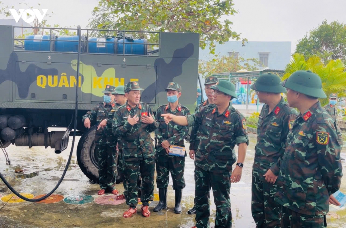 luc luong vu trang quan khu 5 giup dan khac phuc hau qua mua lu tai tinh Dak lak hinh anh 4