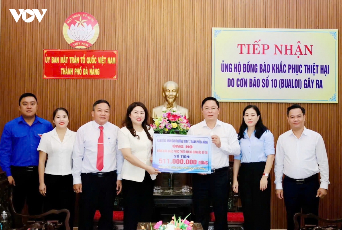 Da nang tiep nhan hon 150 ty dong va hon 300 tan hang cuu tro hinh anh 4