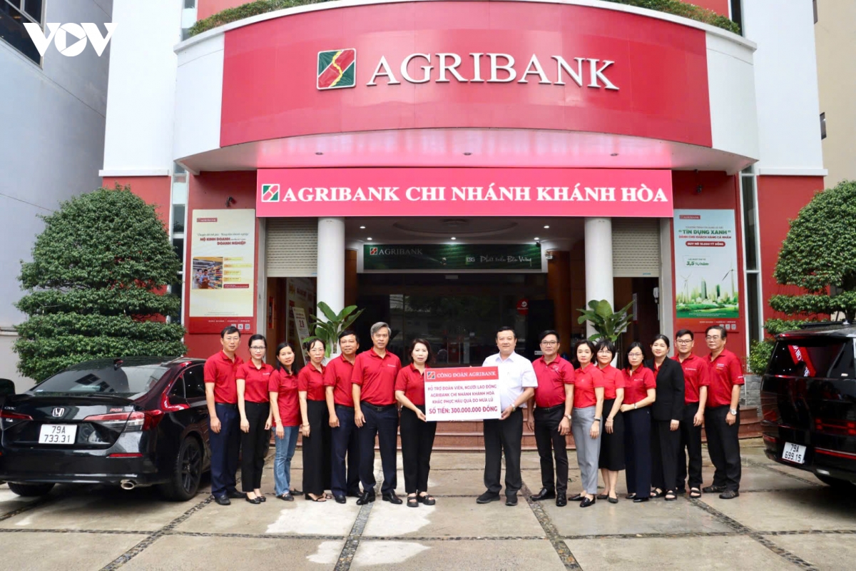 agribank ho tro 11 ty dong giup cac tinh mien trung khac phuc hau qua mua lu hinh anh 3