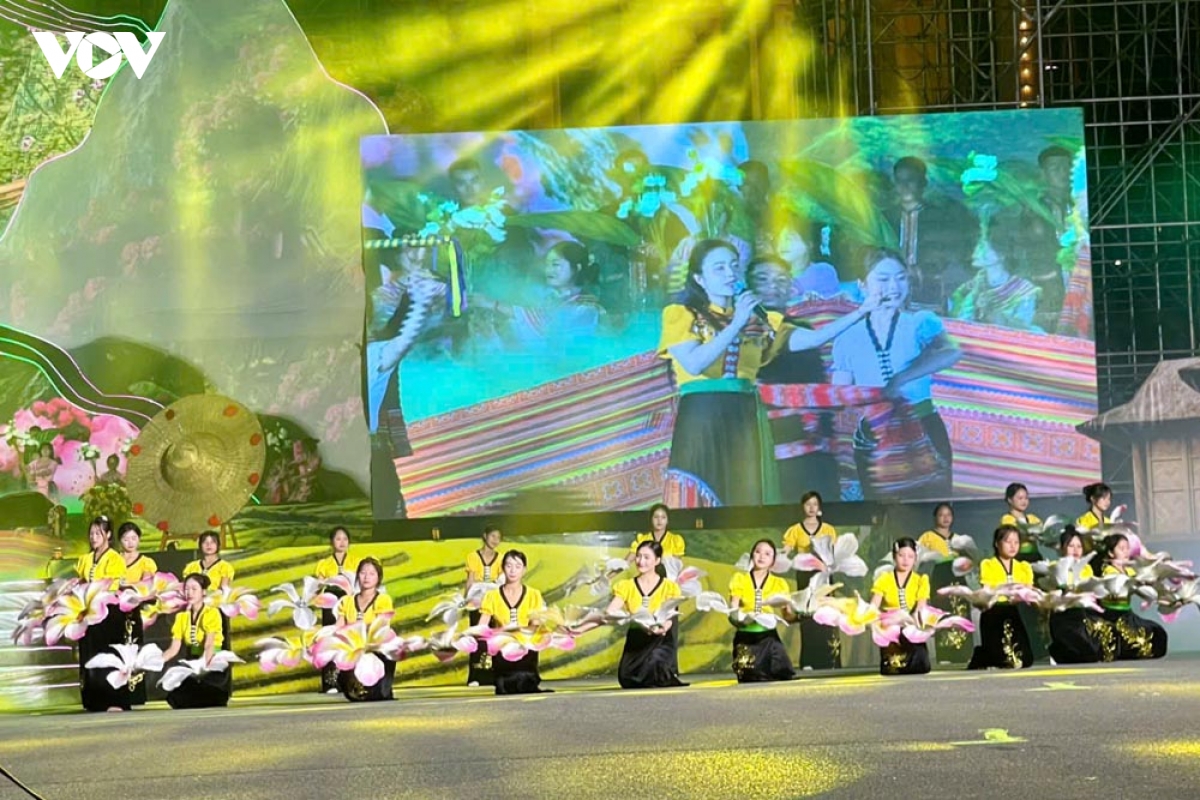 tuan du lich lai chau 2025 lan toa khat vong tu nhung dinh nui ky vi hinh anh 4