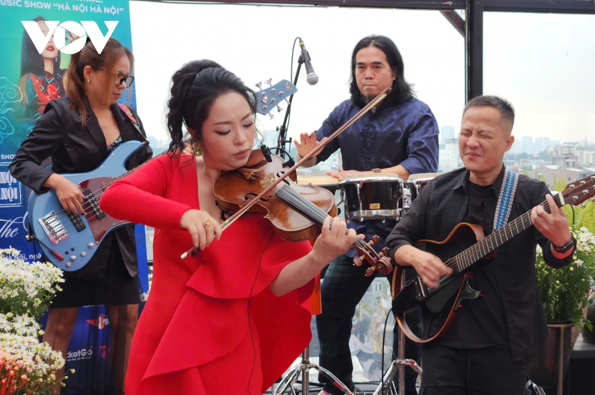 trịnh minh hiền phối violin với đàn bầu, đàn nhị kể chuyện hà nội bằng âm nhạc hình ảnh 2 trinh minh hien phoi violin voi dan bau, dan nhi ke chuyen ha noi bang am nhac hinh anh 2