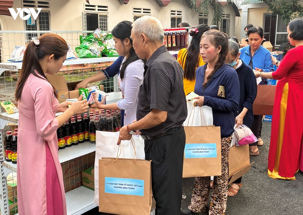  ca phe sang Dai doan ket - khong gian doi thoai tu nhung dieu gian di hinh anh 3
