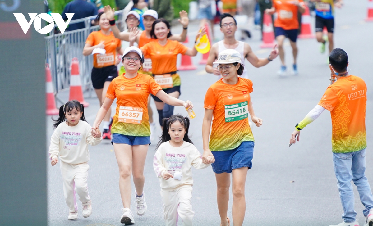 vDv 11 quoc gia chinh phuc duong chay xuyen di san yen tu hinh anh 8