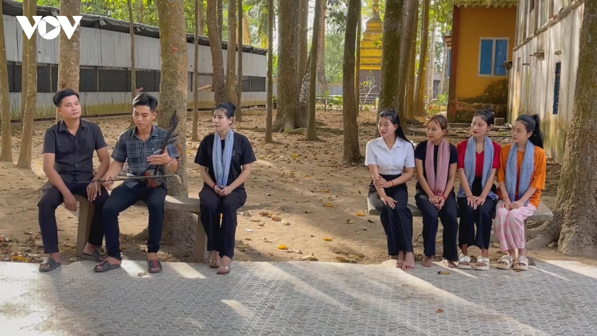 net dac sac trong lan dieu hat ru cua nguoi khmer nam bo hinh anh 2