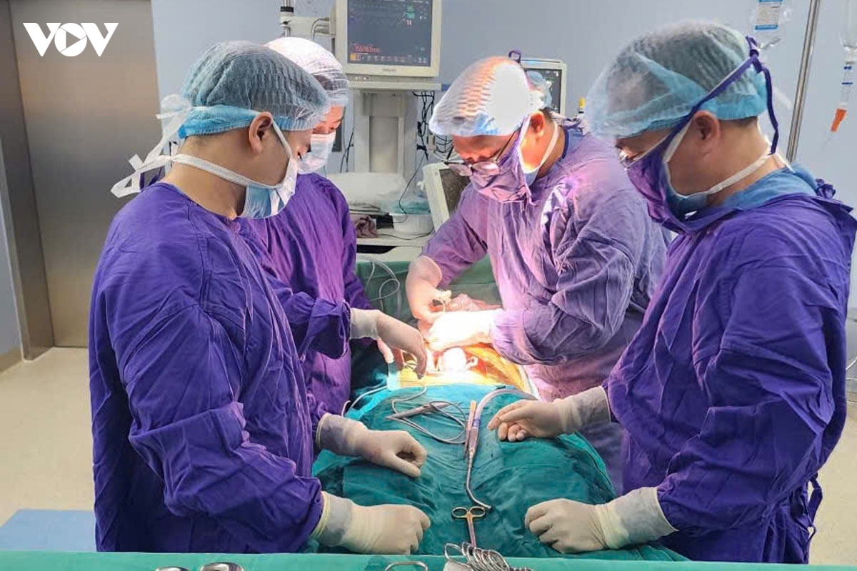 pha cuu bong khien nam thanh nien bi thuong nghiem trong vung kin hinh anh 1