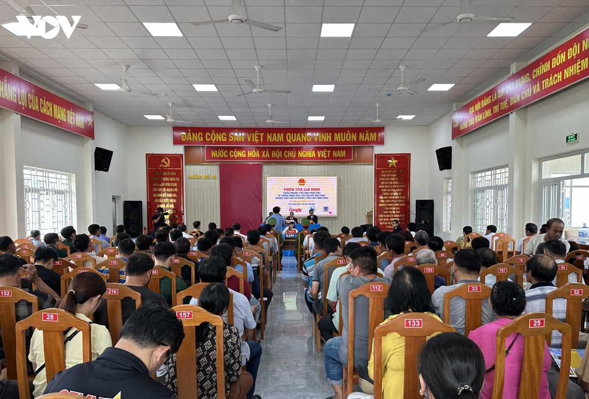 phien toa gia dinh tai lam Dong canh tinh manh hanh vi vi pham iuu hinh anh 4