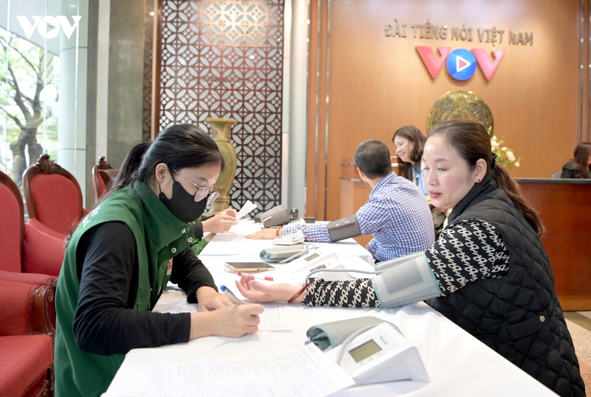 can bo, nhan vien vov tich cuc phat huy nghia cu cao dep hien mau cuu nguoi hinh anh 15
