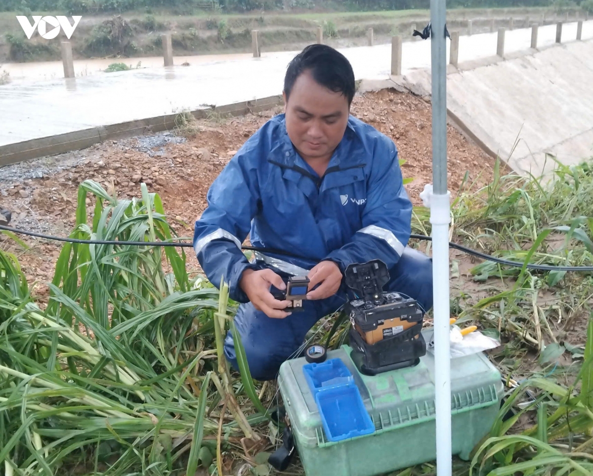 quang ngai tap trung khoi phuc he thong giao thong va mang vien thong hinh anh 5