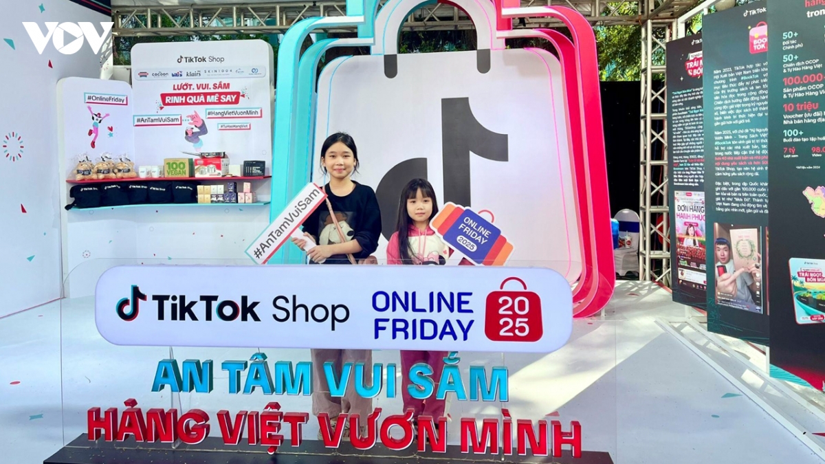 online friday 2025 trai nghiem san pham thuc te va duoc thu truoc khi mua hinh anh 2