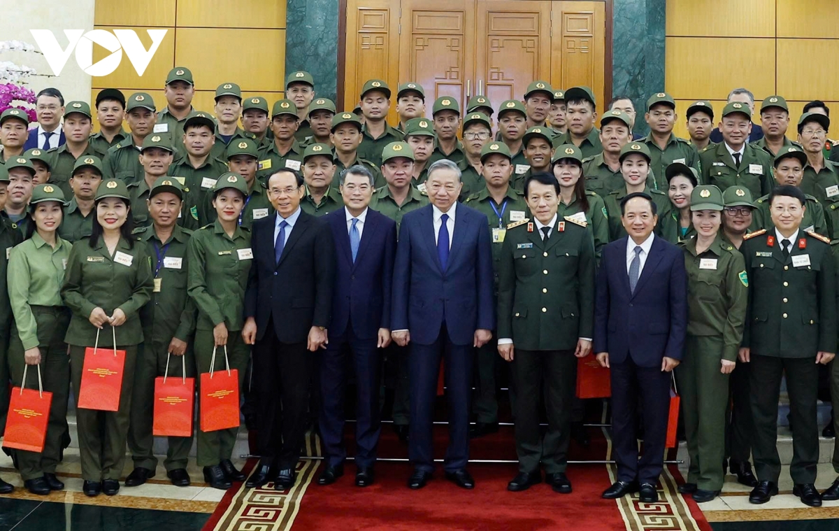 Tổng Bí thư gặp mặt đại biểu tiêu biểu tham gia bảo vệ an ninh trật tự ở cơ sở