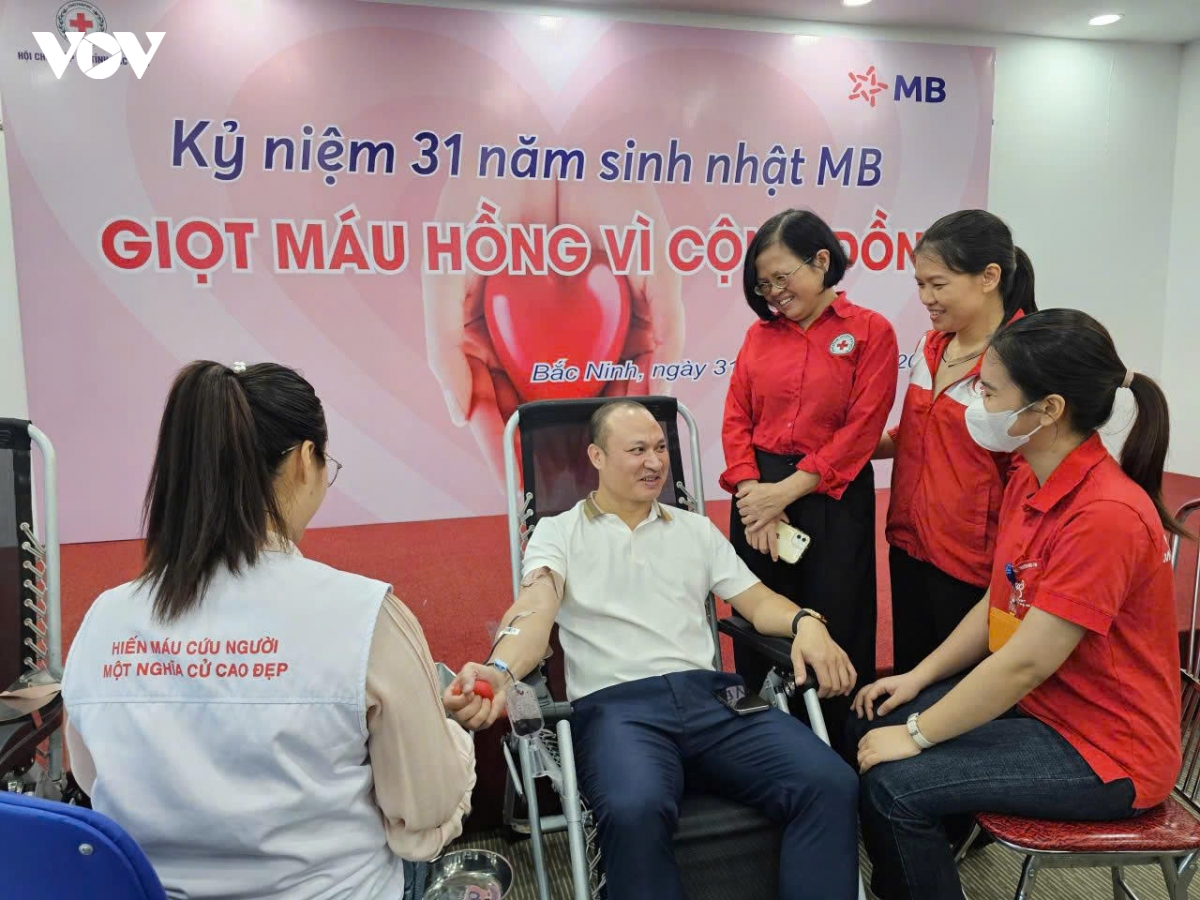 lan toa yeu thuong qua chuong trinh giot mau hong vi cong dong o bac ninh hinh anh 2