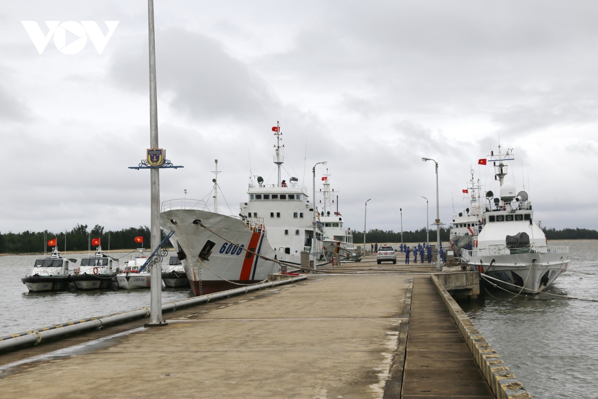 phong, tranh bao so 13 canh sat bien chu dong ung pho, san sang cuu ho hinh anh 2