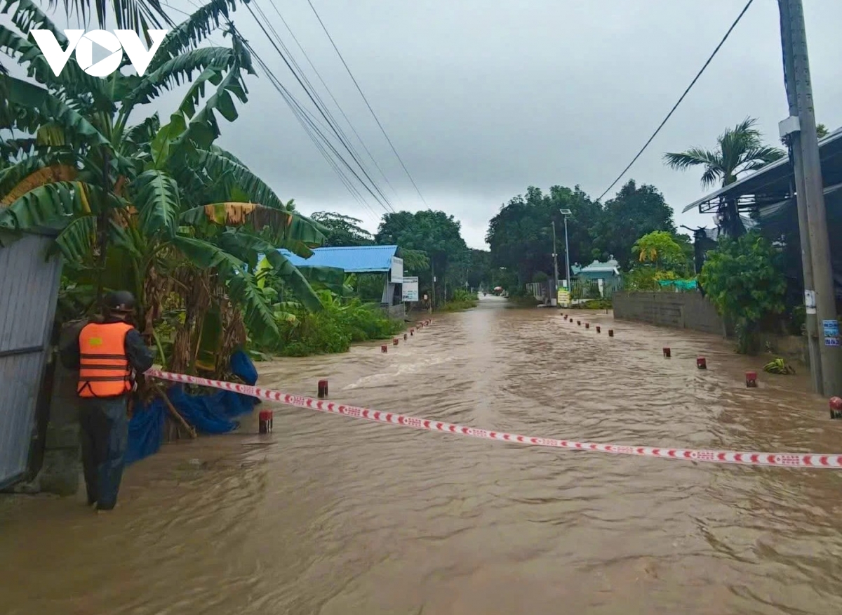 Khánh Hòa khẩn trương khôi phục giao thông huyết mạch