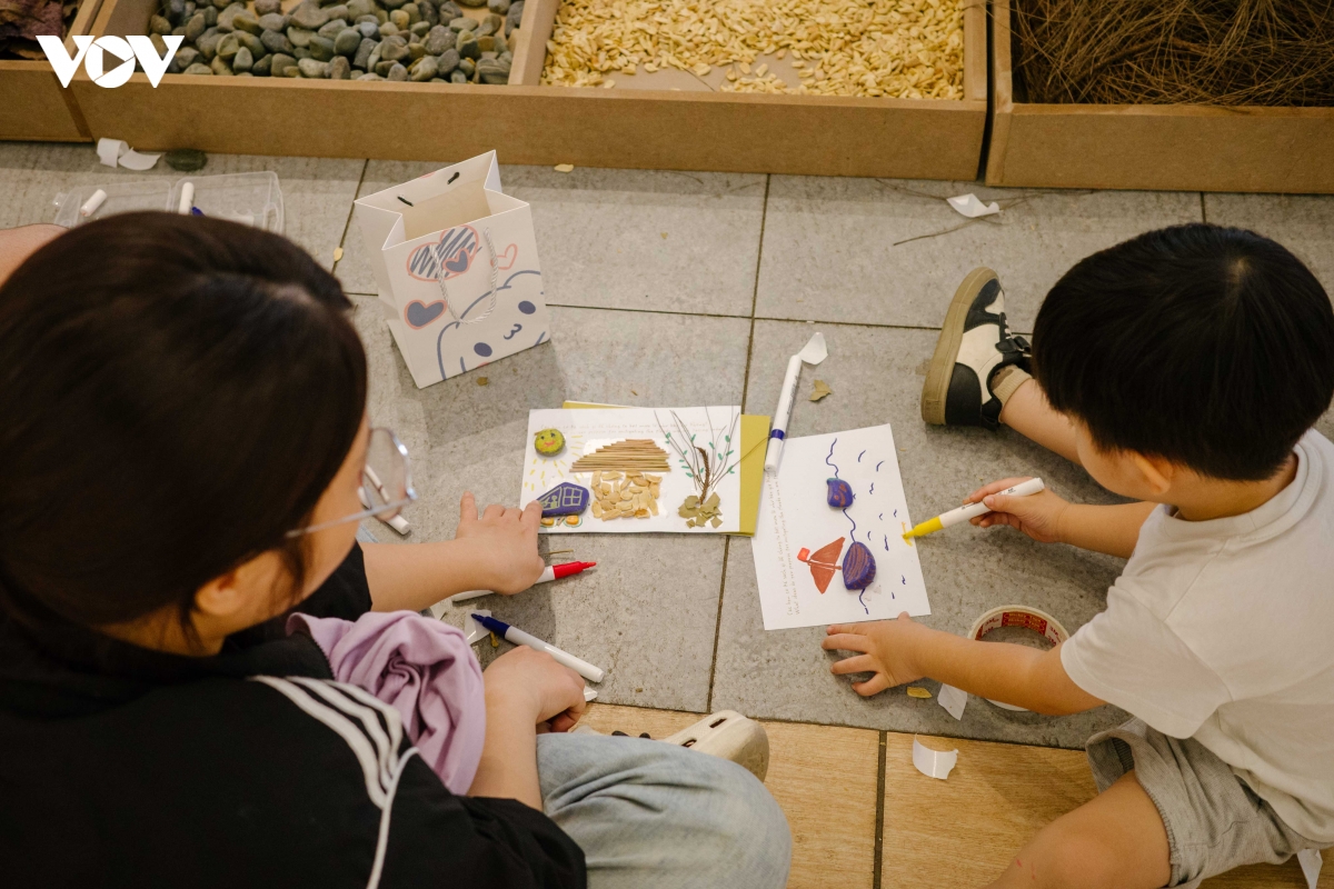  choi ri khi tri tuong tuong cua tre em duoc danh thuc va cat loi hinh anh 5