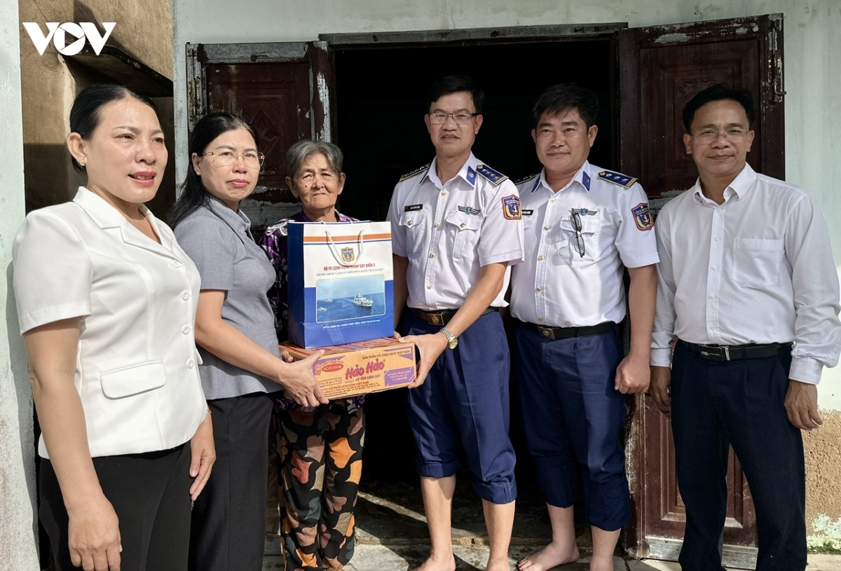 canh sat bien vung 3 dong hanh cung ngu dan lam Dong chong khai thac iuu hinh anh 2
